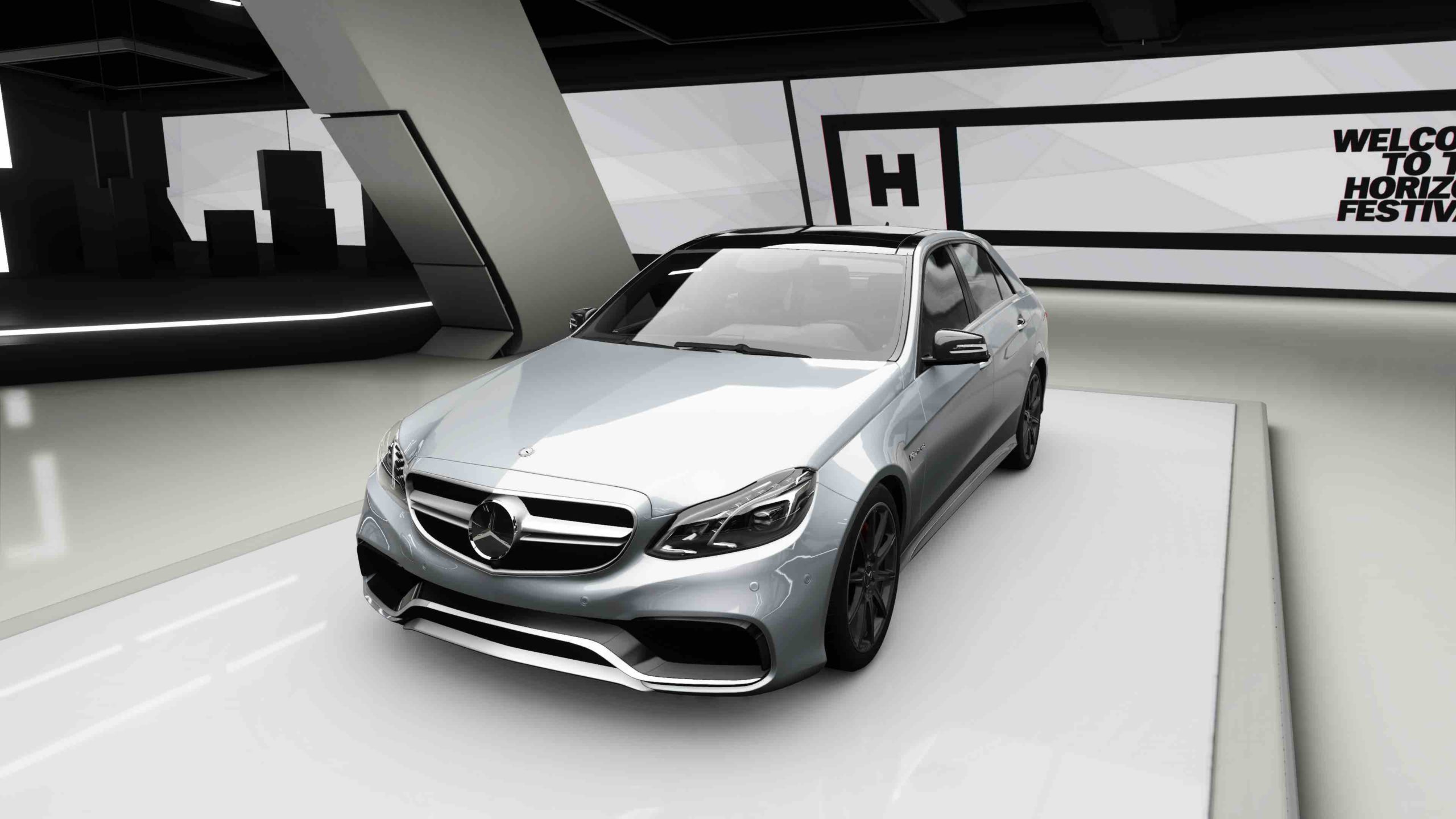 Forza-Horizon-4-Mercedes-Benz-E63-AMG-2013